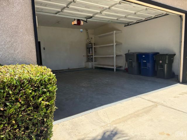 2802 Silver Shore Lane, Bakersfield, CA 93313