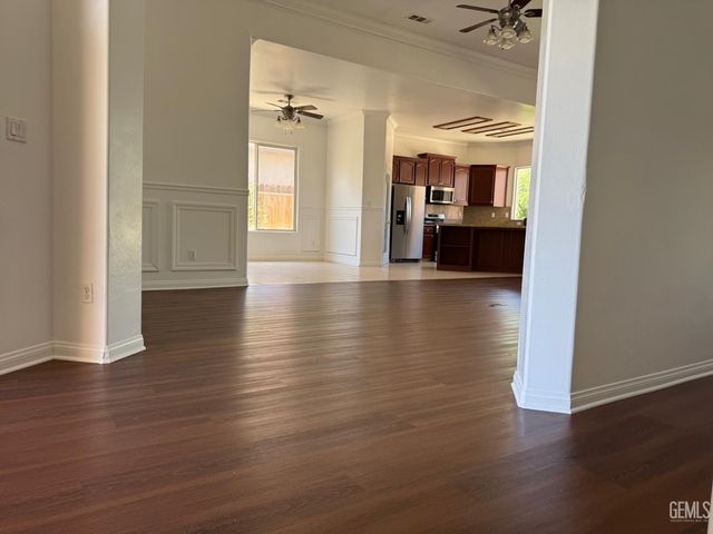 2802 Silver Shore Lane, Bakersfield, CA 93313