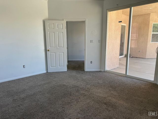 2802 Silver Shore Lane, Bakersfield, CA 93313