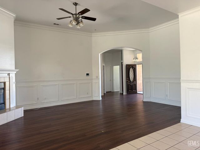 2802 Silver Shore Lane, Bakersfield, CA 93313