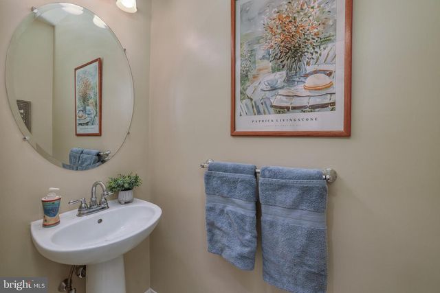 28 TANKARD LN, Washington Crossing, PA 18977