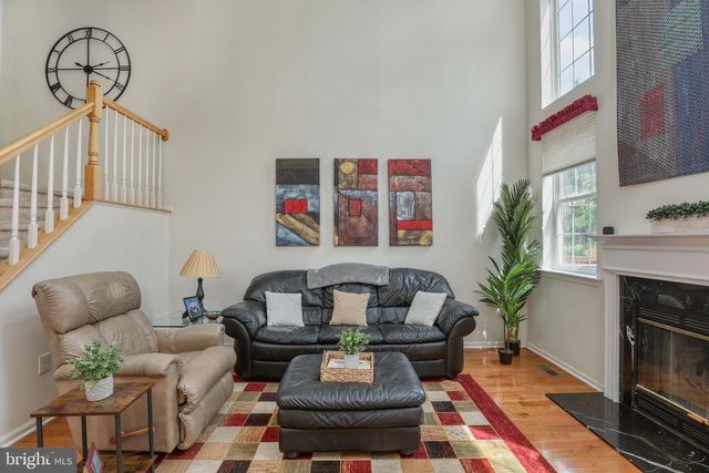 28 TANKARD LN, Washington Crossing, PA 18977