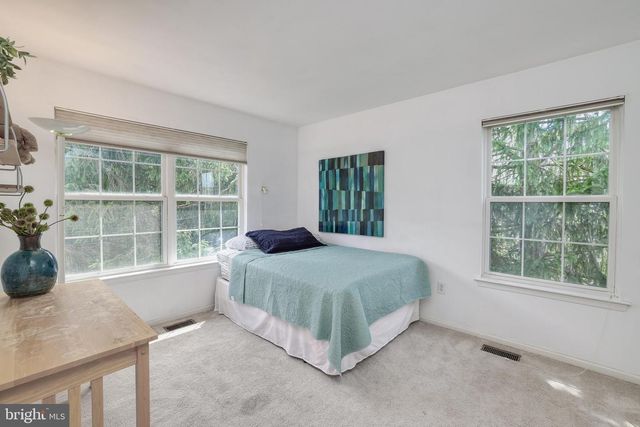 28 TANKARD LN, Washington Crossing, PA 18977