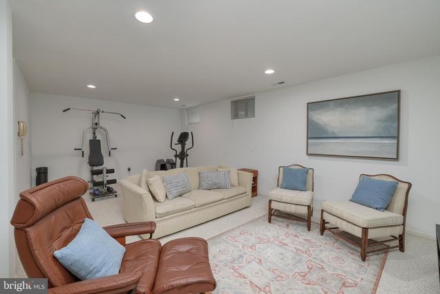 28 TANKARD LN, Washington Crossing, PA 18977
