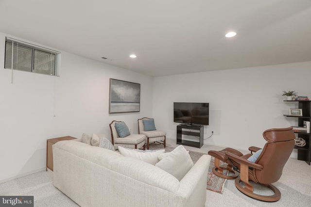 28 TANKARD LN, Washington Crossing, PA 18977
