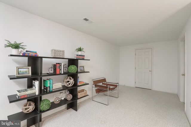 28 TANKARD LN, Washington Crossing, PA 18977