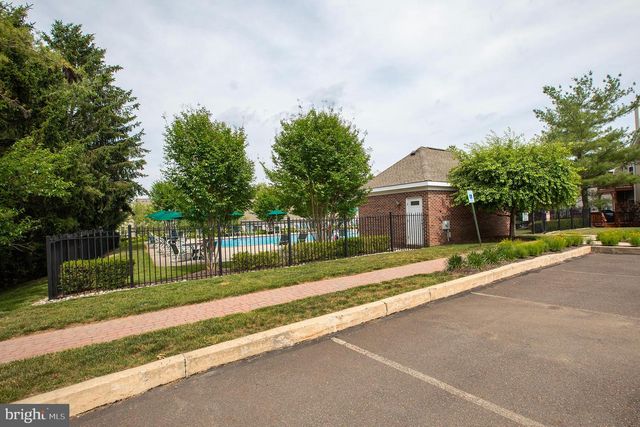 28 TANKARD LN, Washington Crossing, PA 18977