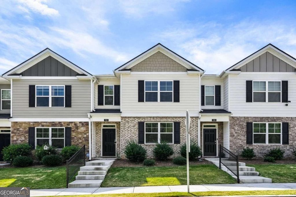 723 Aura Trail, Lawrenceville, GA 30045