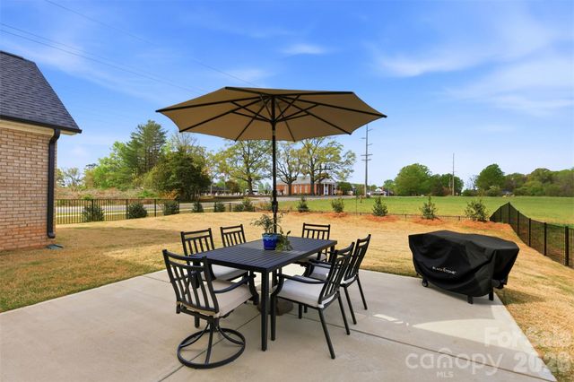 1005 Piper Meadows Drive 1, Waxhaw, NC 28173