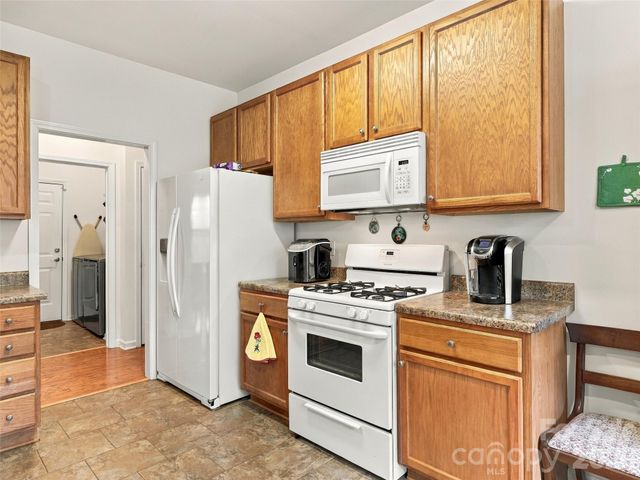 78 Brookstone Court, Hendersonville, NC 28792