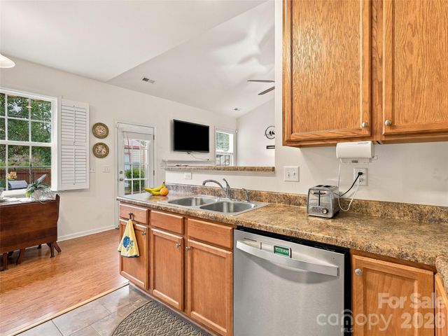 78 Brookstone Court, Hendersonville, NC 28792