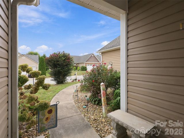 78 Brookstone Court, Hendersonville, NC 28792