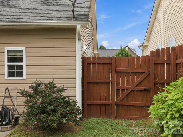 78 Brookstone Court, Hendersonville, NC 28792