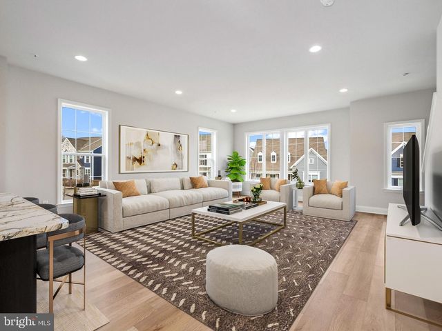 18 SNAP DRAGON RD, Carlisle, PA 17015