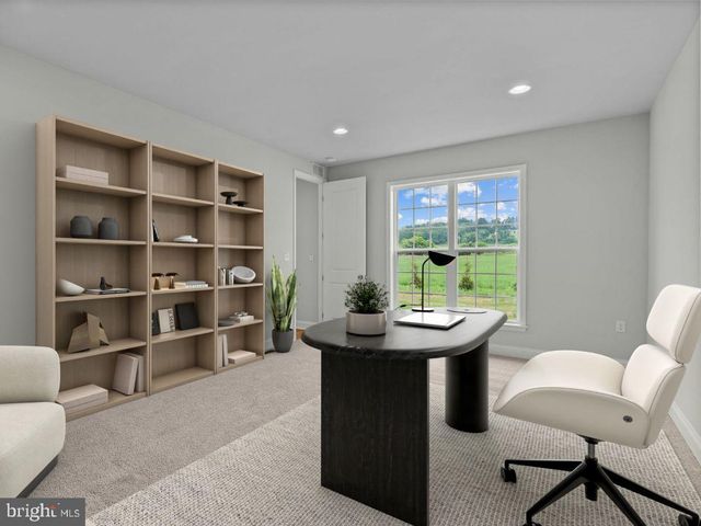 18 SNAP DRAGON RD, Carlisle, PA 17015