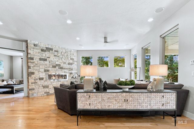 282 E Riversedge Dr., Eagle, ID 83616