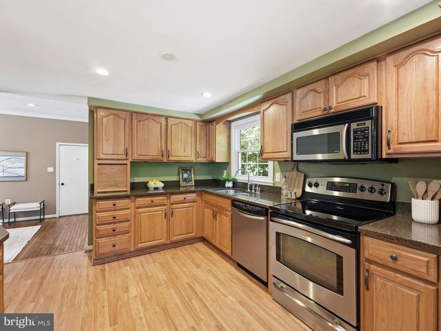 12036 WILLOWOOD DR, Woodbridge, VA 22192
