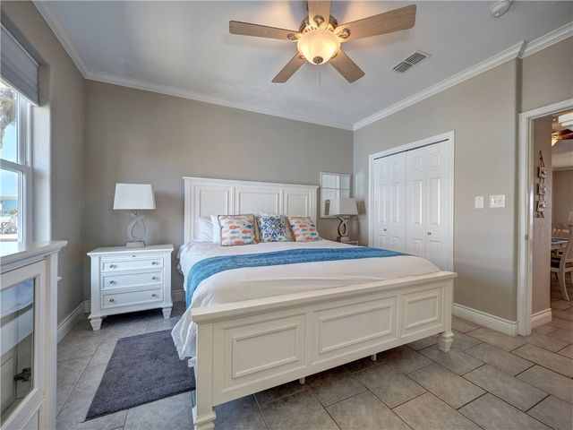 1833 S 11th St F2, Port Aransas, TX 78373