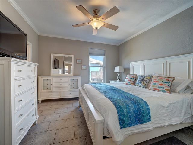 1833 S 11th St F2, Port Aransas, TX 78373