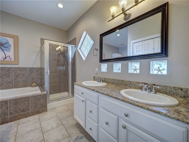 1833 S 11th St F2, Port Aransas, TX 78373