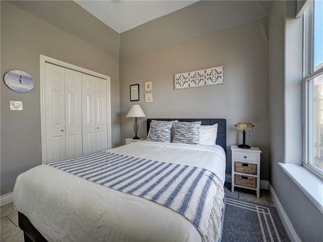 1833 S 11th St F2, Port Aransas, TX 78373