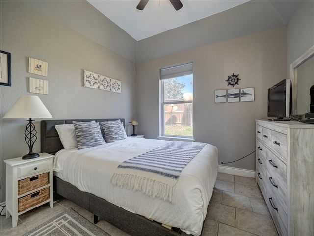 1833 S 11th St F2, Port Aransas, TX 78373