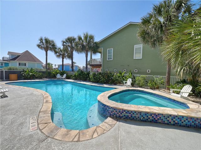 1833 S 11th St F2, Port Aransas, TX 78373