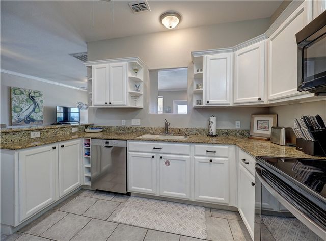 1833 S 11th St F2, Port Aransas, TX 78373
