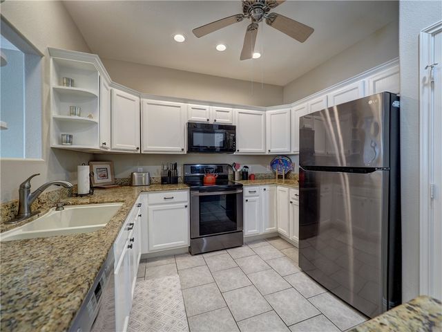 1833 S 11th St F2, Port Aransas, TX 78373