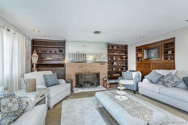 166 Via De Laurencio, Chula Vista, CA 91910