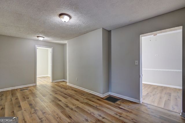 201 Dundee Lake Road, Griffin, GA 30223