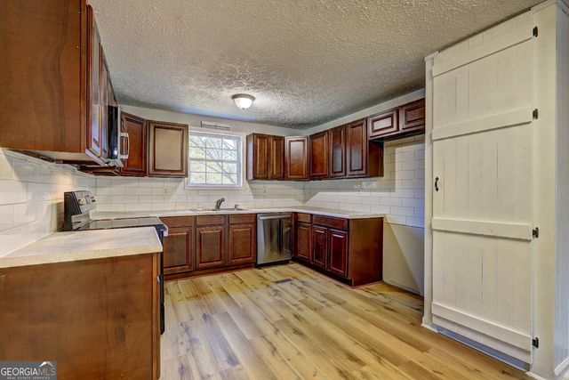 201 Dundee Lake Road, Griffin, GA 30223