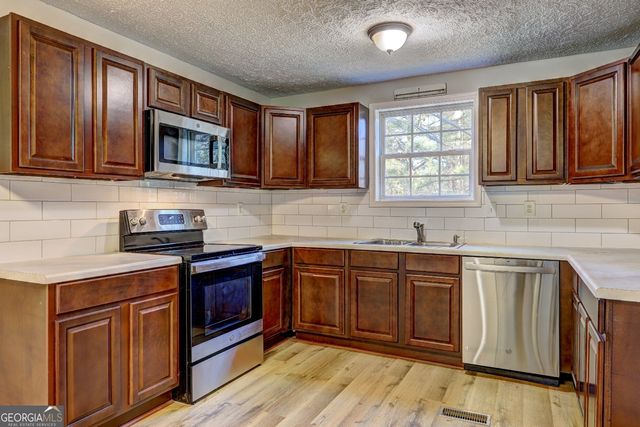 201 Dundee Lake Road, Griffin, GA 30223