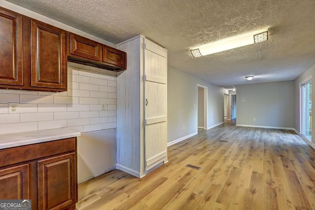 201 Dundee Lake Road, Griffin, GA 30223