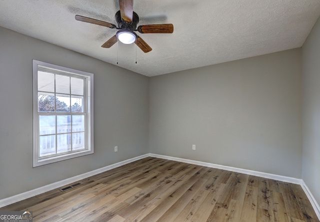 201 Dundee Lake Road, Griffin, GA 30223