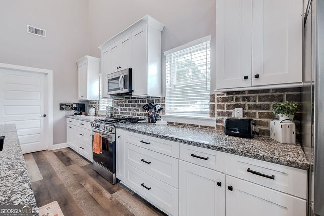 3790 Old Dixie S, Springfield, GA 31329