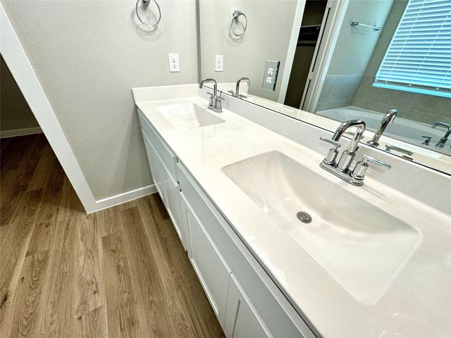 8615 Jetty Glen Drive, Cypress, TX 77433