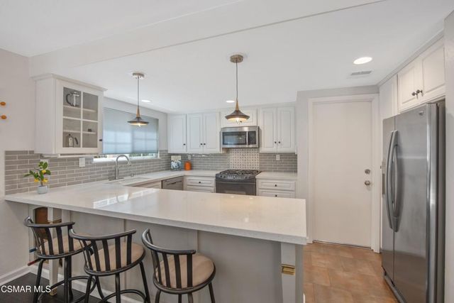 276 Beech Road, Newbury Park, CA 91320