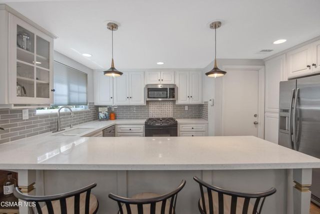 276 Beech Road, Newbury Park, CA 91320