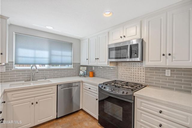 276 Beech Road, Newbury Park, CA 91320