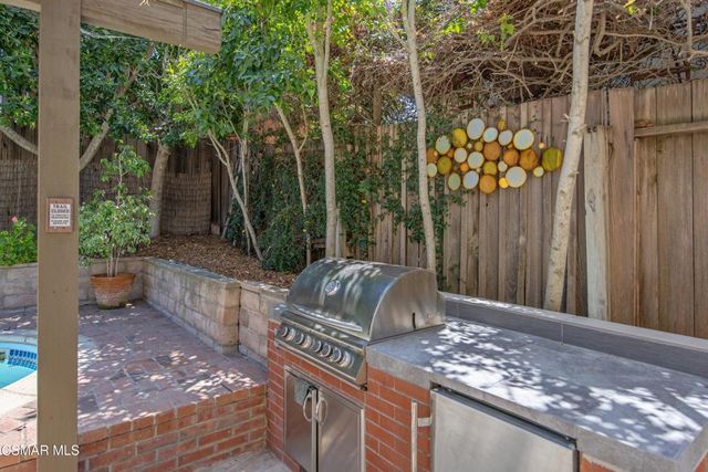 276 Beech Road, Newbury Park, CA 91320