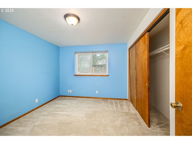 3220 31ST St, Florence, OR 97439