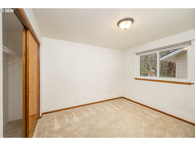 3220 31ST St, Florence, OR 97439
