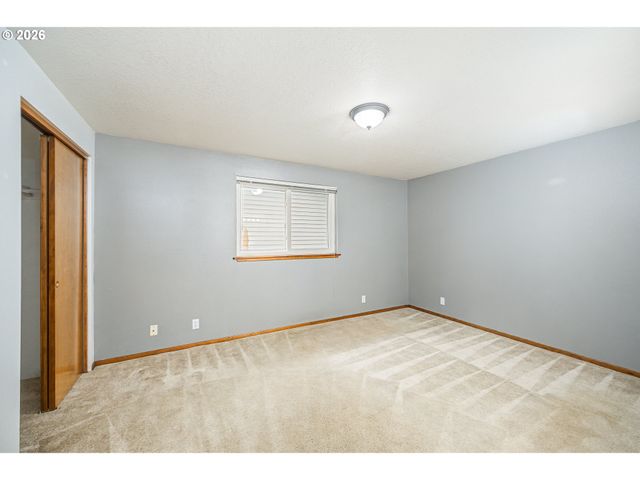 3220 31ST St, Florence, OR 97439