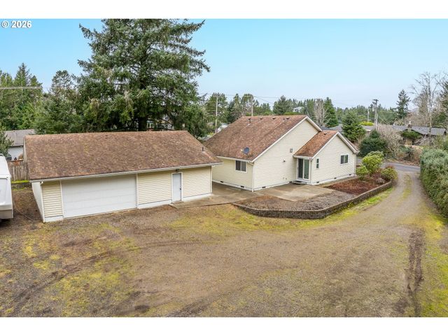 3220 31ST St, Florence, OR 97439
