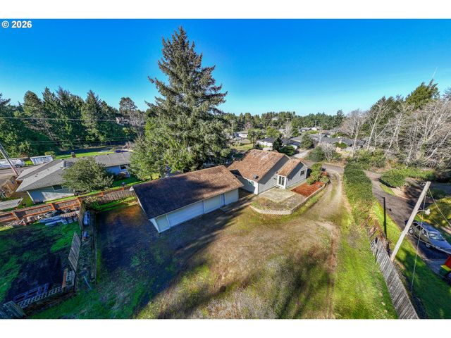 3220 31ST St, Florence, OR 97439