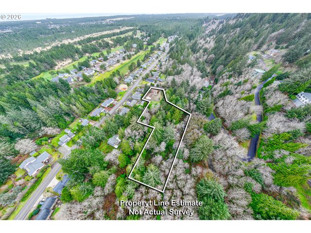 3220 31ST St, Florence, OR 97439