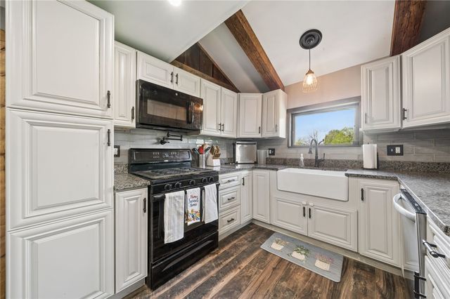 35 Bucey Rd, Hanover Twp, PA 15021