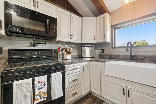 35 Bucey Rd, Hanover Twp, PA 15021