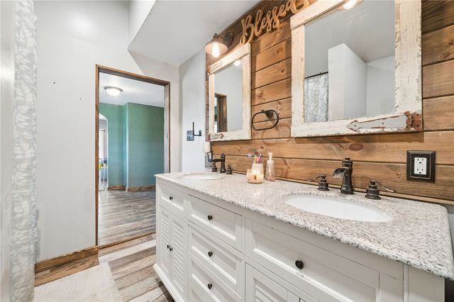 35 Bucey Rd, Hanover Twp, PA 15021